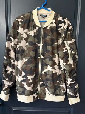 ELWOOD Men’s Camo bomber casual zipper front jacket size Medium